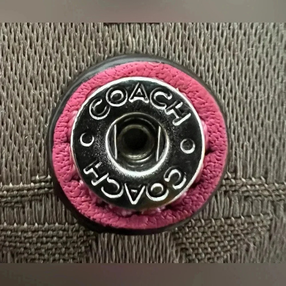COACH | ladies Signature Jacquard clutch wallet - Picture 13 of 16